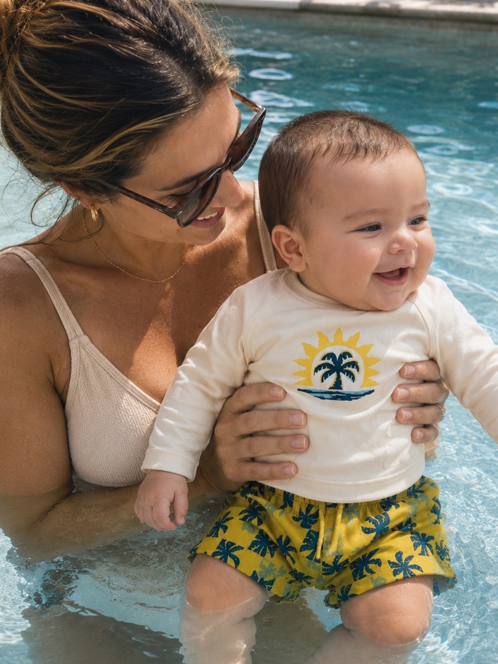 🆓 $0 WITH PURCHASE - OLD NAVY NWT 2 Piece Baby Swim Top Rash Guard Shorts 0-3 M